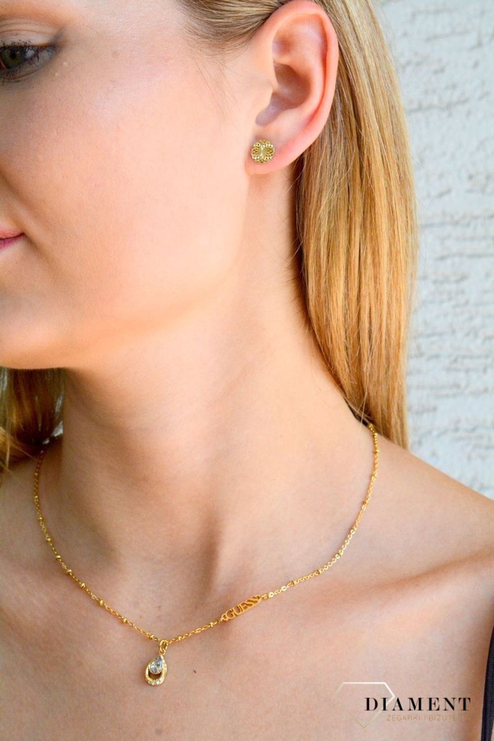 Złote kolczyki damskie 375 okrągłe wkrętki grawerowane KL 4598 375.jpg